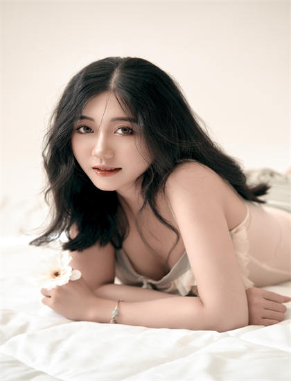 《午夜之光的儿子1939》叙事手法非主流解析：时间线安排与视角切换技巧探讨